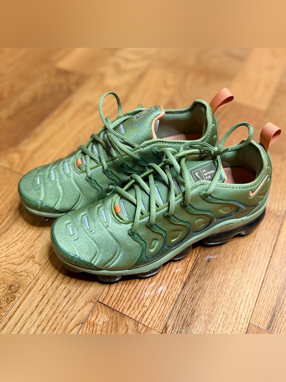 Women’s US Size 9.5 Nike AIR VAPORMAX PLUS ‘Aligator Olive Orange